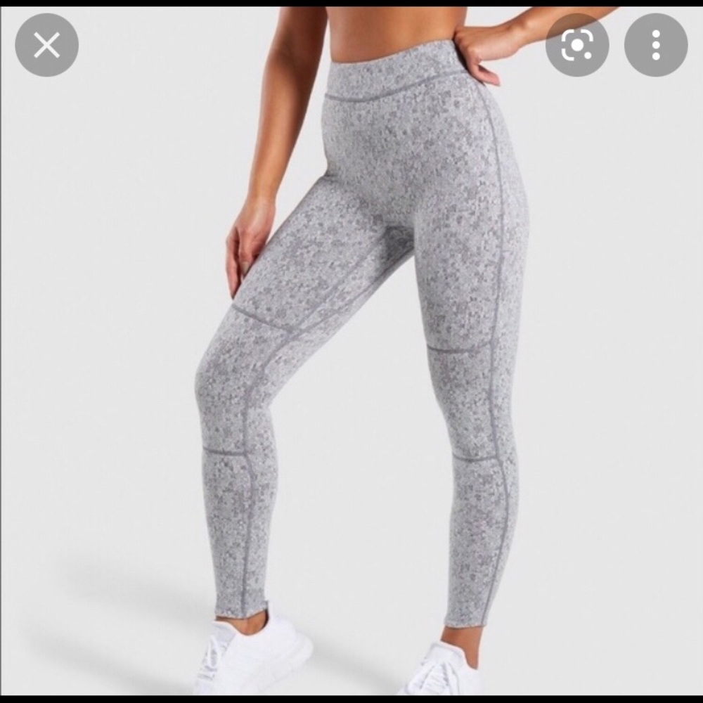 Gymshark fleur leggings size small in grey